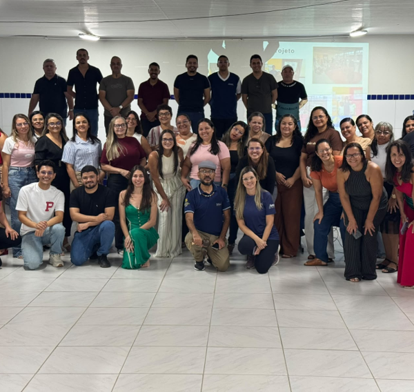 AÇÕES PIBID:  INTEGRANTES DO PIBID/FAFOPST REALIZAM FORMAÇÃO INTERDISCIPLINAR PARA PROFESSORES DA REDE BÁSICA DE CALUMBÍ – PE COM A TEMÁTICA DAS LEIS 10.639/03 E 11.645/08.